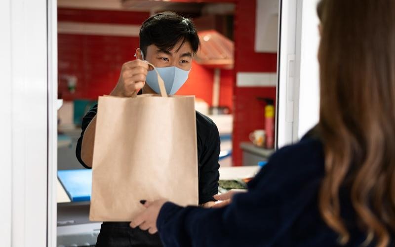 Why More Individuals Order Cakes Online Instead of Visiting Bakeries