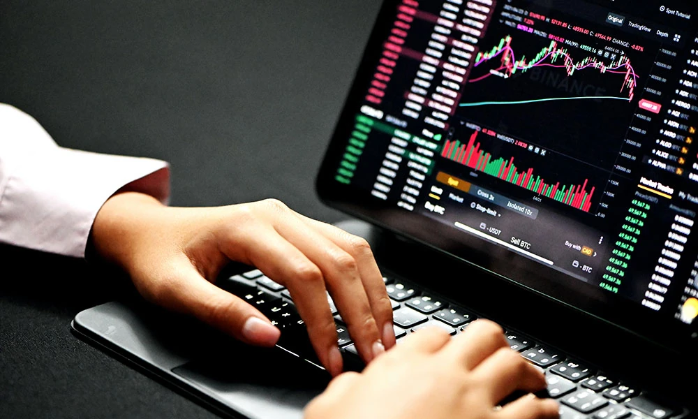 Comparing Popular Trading Contracts Helps Clarify Important Market Differences Early Together